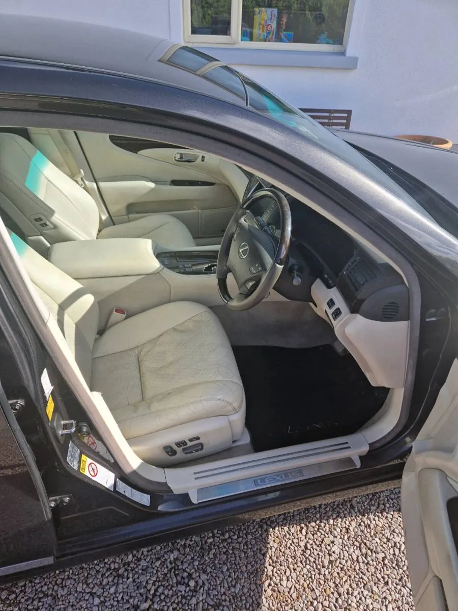 Lexus ls600h - Image 6