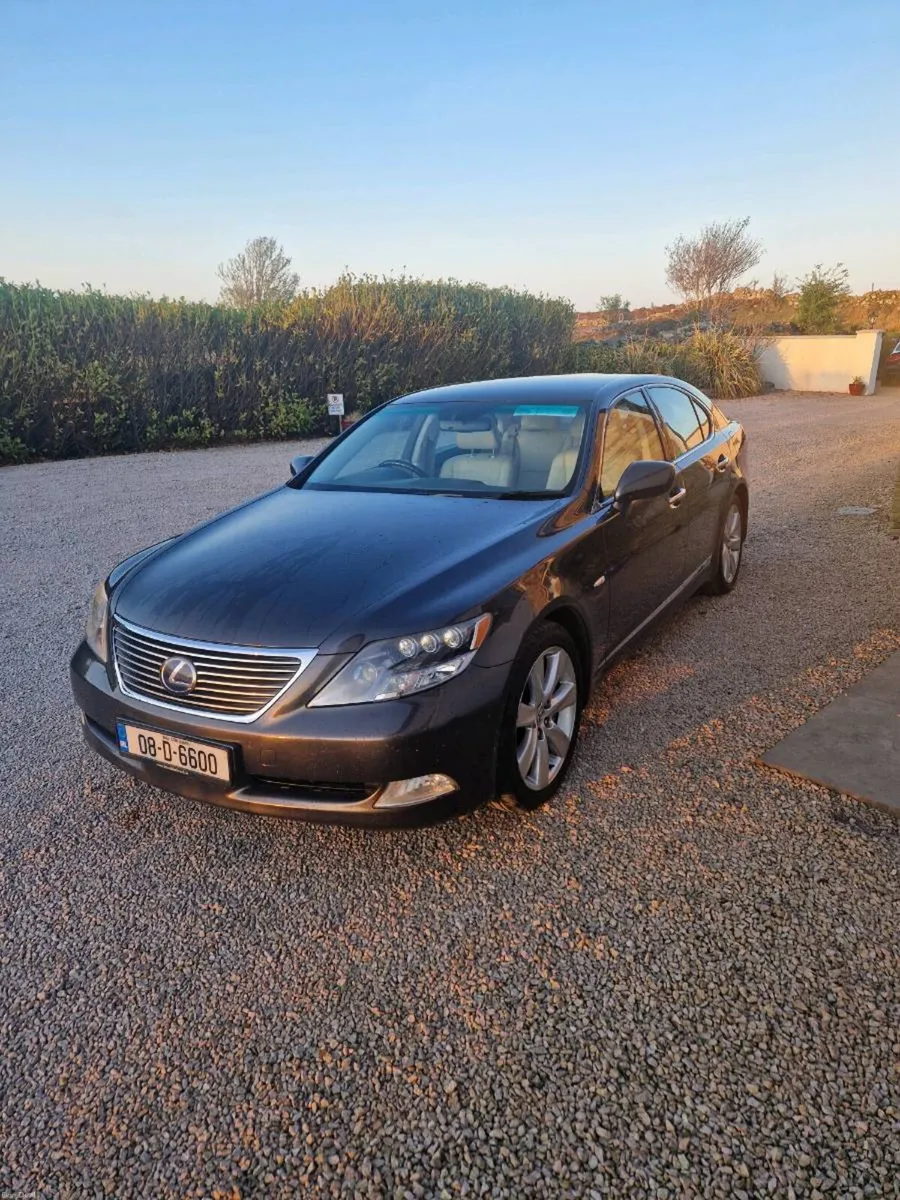 Lexus ls600h - Image 1