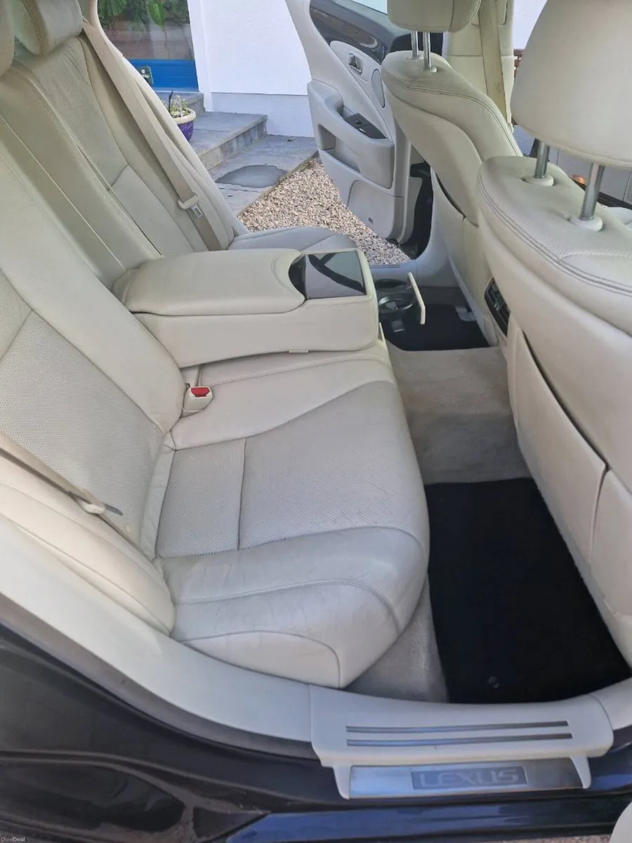 Lexus ls600h - Image 3