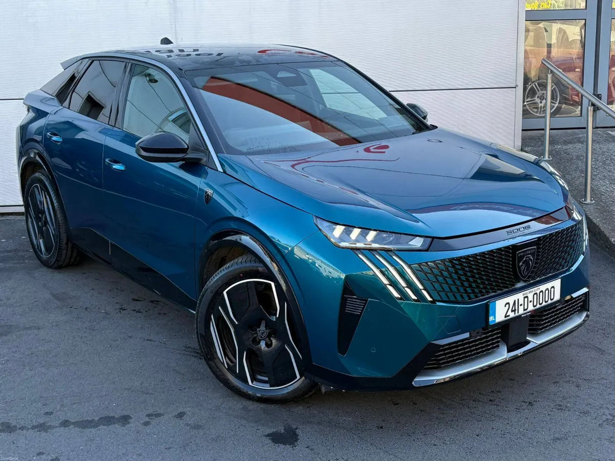 2024 Peugeot 3008e GT Line, CarPlay, 19" Alloys - Image 3