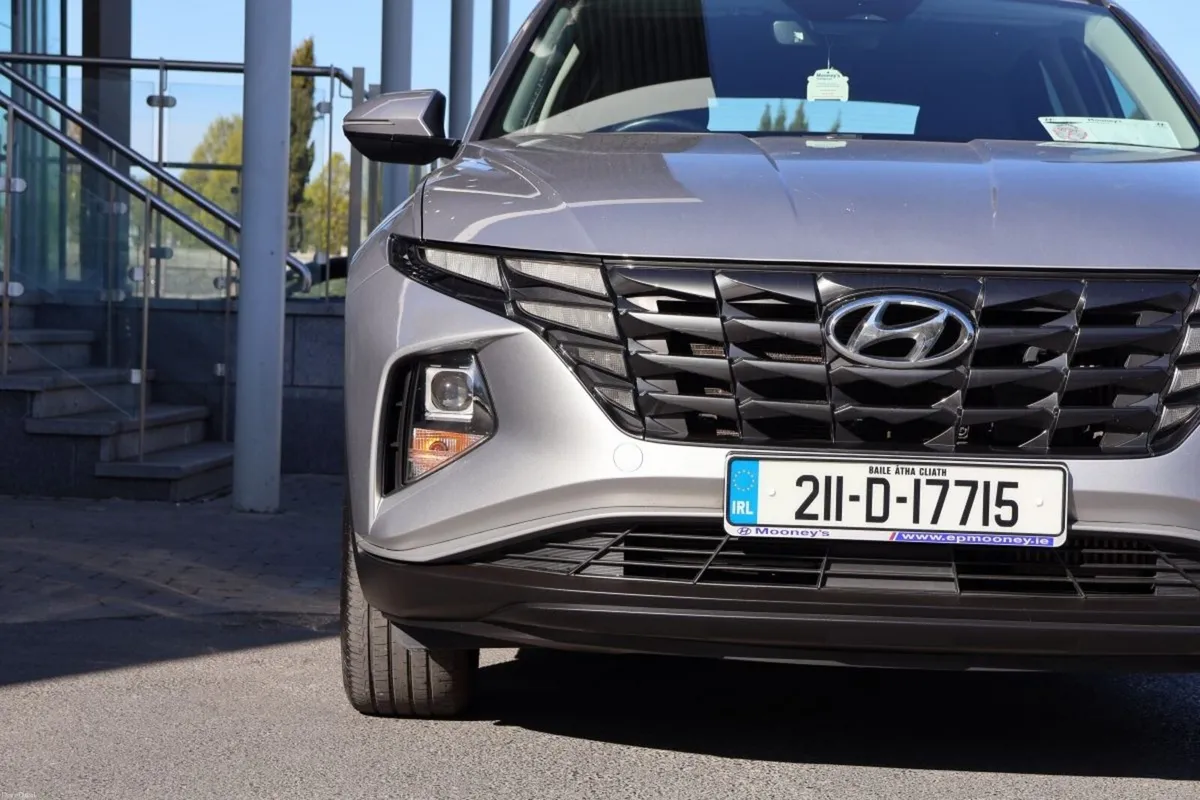 Hyundai Tucson 2WD Executive HEV Auto - Image 6