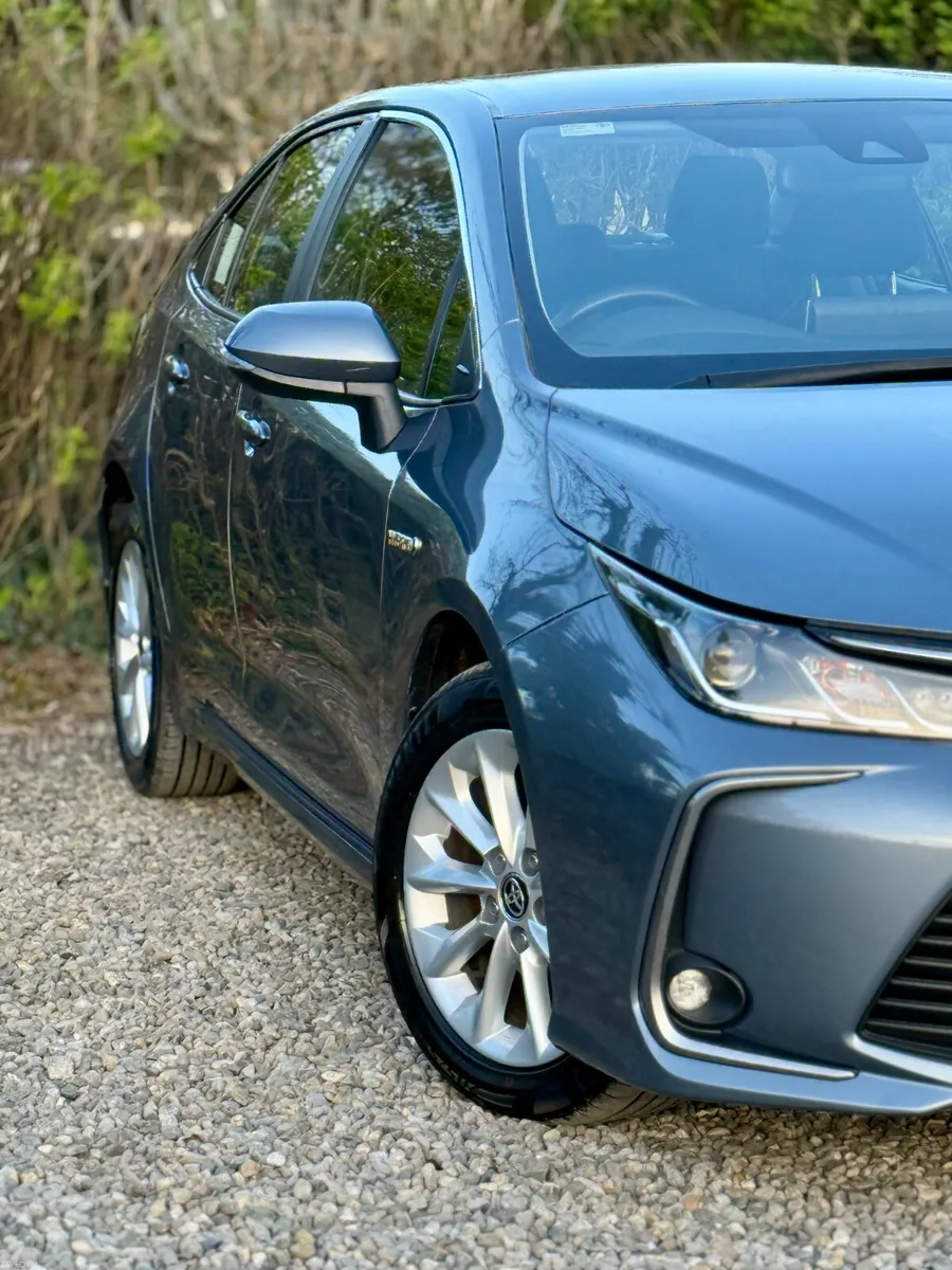 2021 Toyota Corolla 1.8 Hybrid Luna Automatic - Image 3