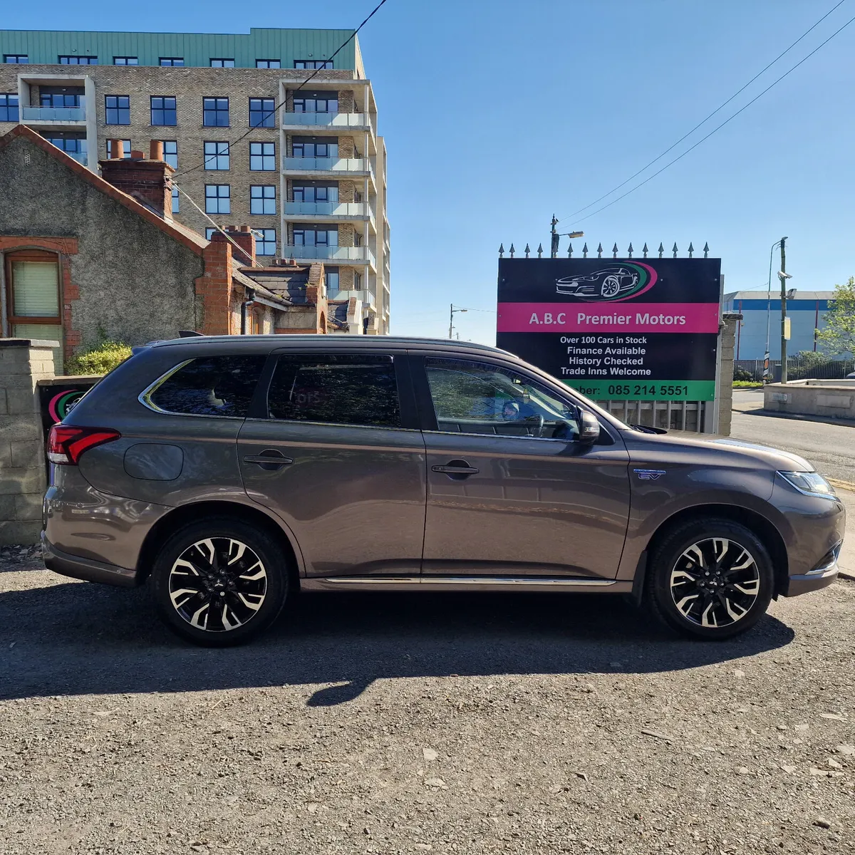 Mitsubishi Outlander 2016 PHEV 2.0L MIVEC 4WD - Image 4