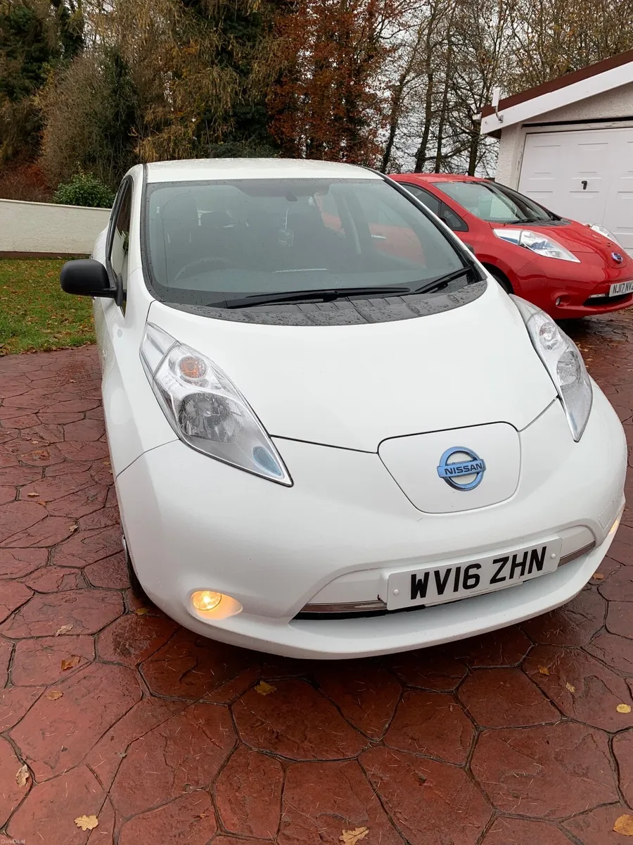 Nissan Leaf 2016 LOW MILEAGE 27,200 MLS 43.770 KMS - Image 2