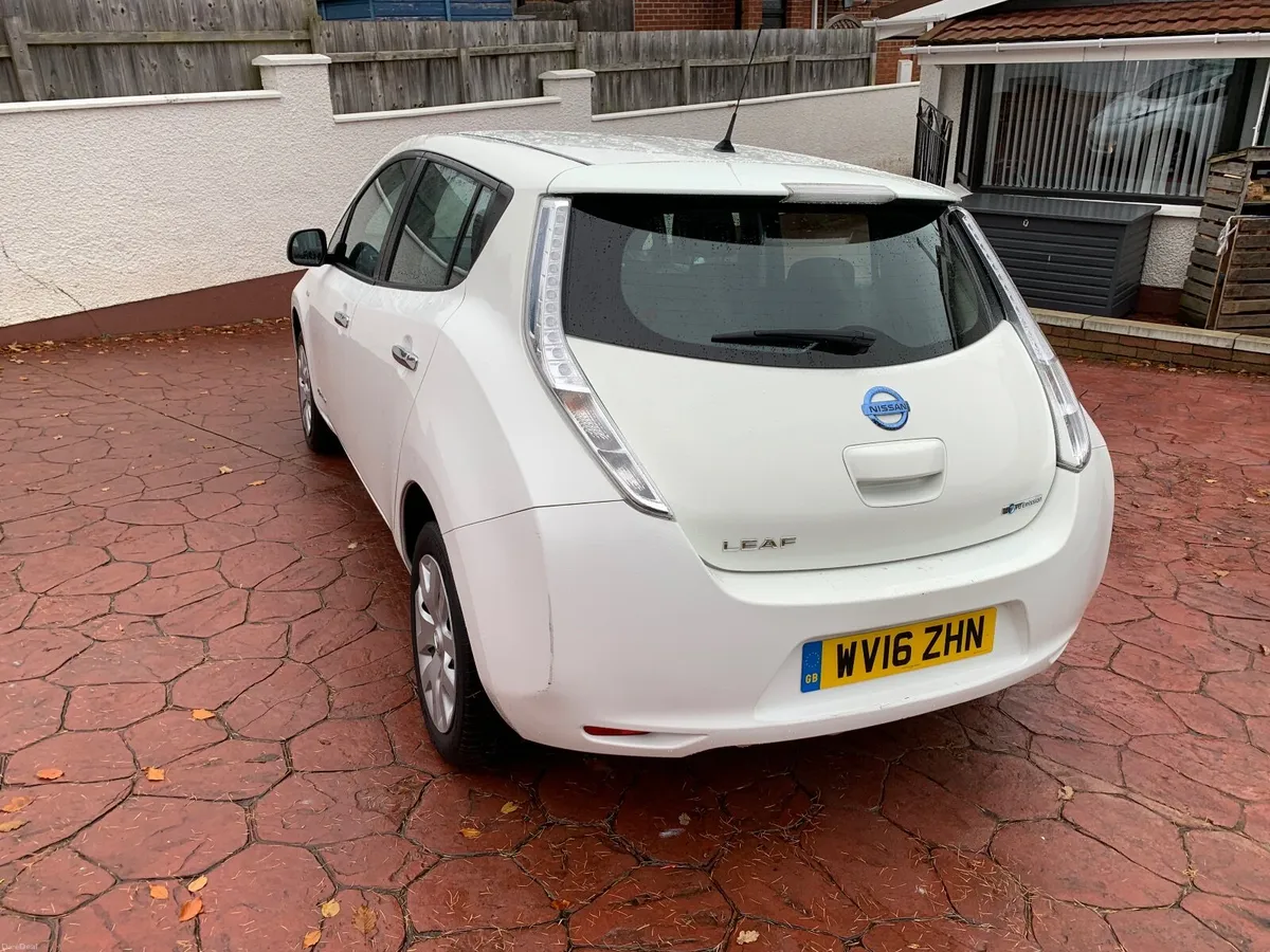 Nissan Leaf 2016 LOW MILEAGE 27,200 MLS 43.770 KMS - Image 3