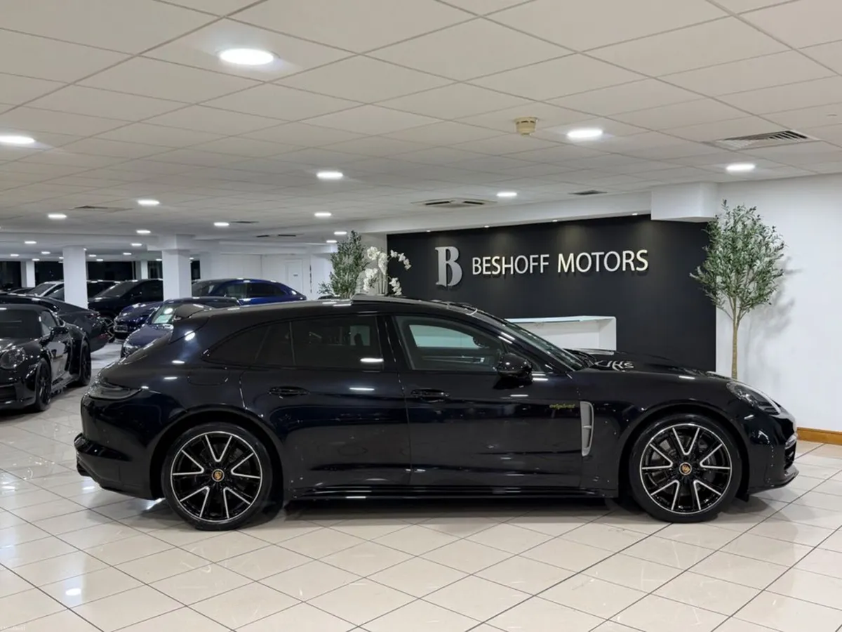 Porsche Panamera 4 E-HYBRID SPORT TURISMO PLATINUM - Image 2