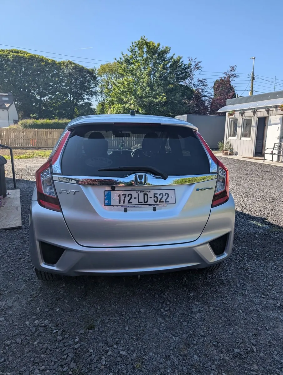 Honda Fit 2017 - Image 2
