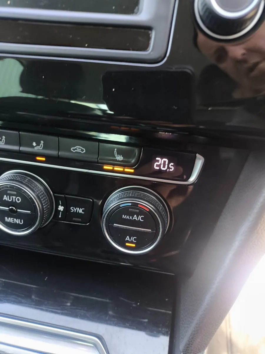 Volkswagen Passat 2017 - Image 3