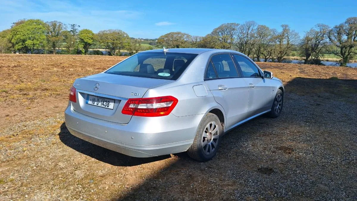 Mercedes E200 - Image 4