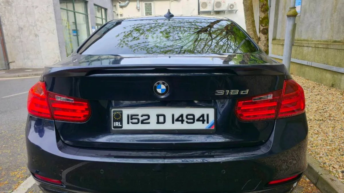 BMW 3-Series 318d Luxury Trim Automatic - Image 4