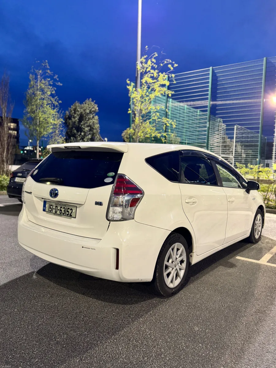 Toyota Prius 2015 - Image 4
