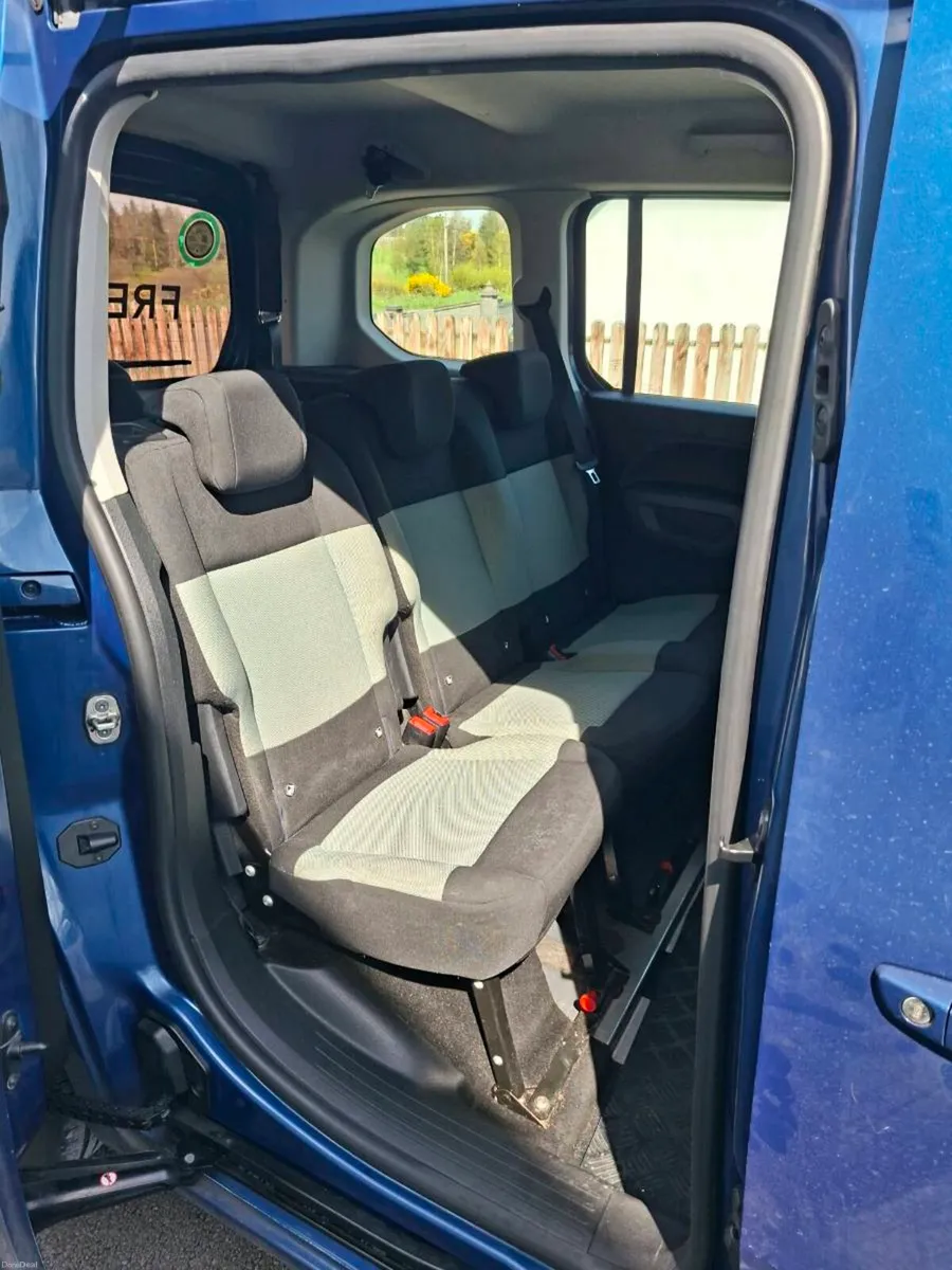 Taxi for sale - Image 3