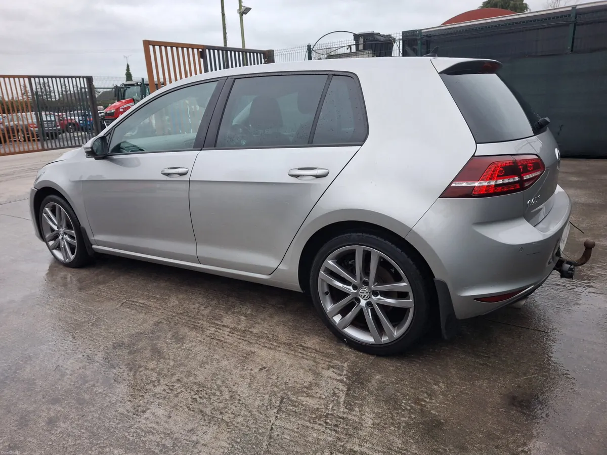 2017 Volkswagen Golf Trendline TDI. Light Damage - Image 4