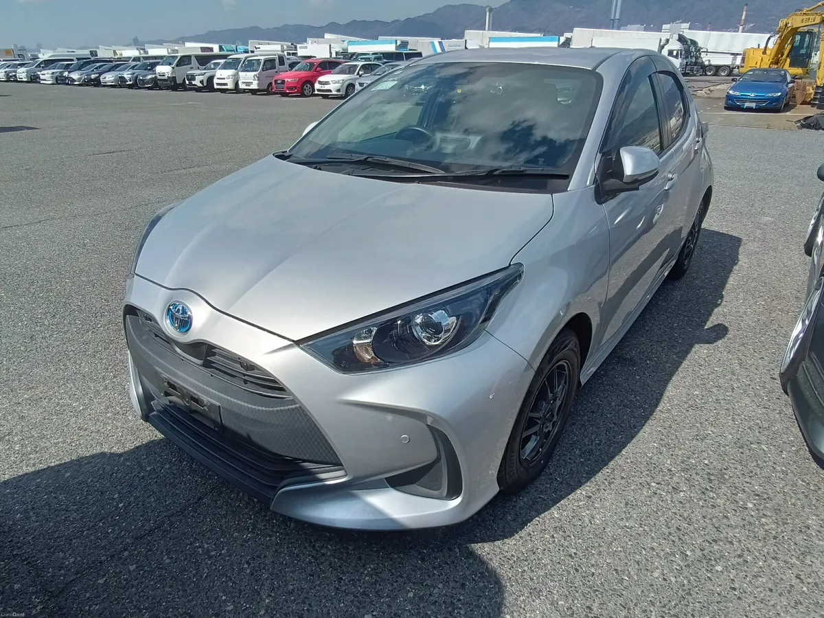2020 Toyota Yaris Hybrid - Image 2