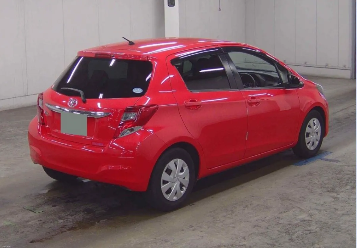 2016 Toyota Yaris Automatic - Image 3