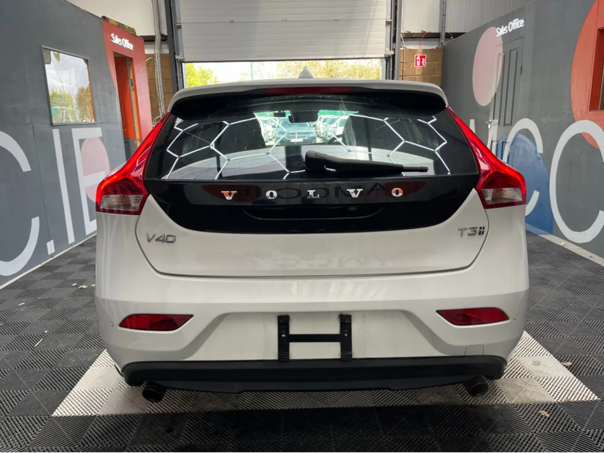 Volvo V40 €11950 2015 VOLVO V40 T3 SE 1.5 AUTOMATI - Image 3