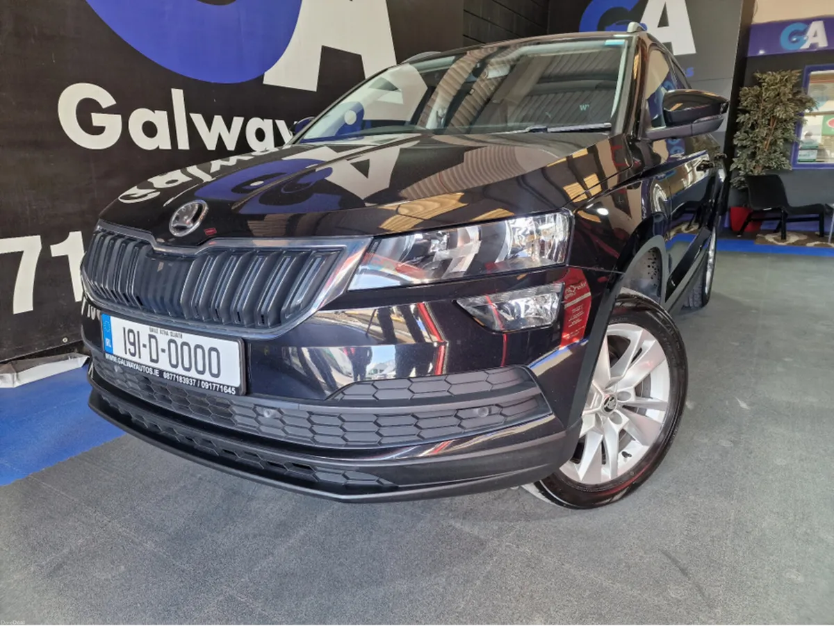Skoda Karoq SE TECHNOLOGY **SAT NAV, PARKING SENSO - Image 1