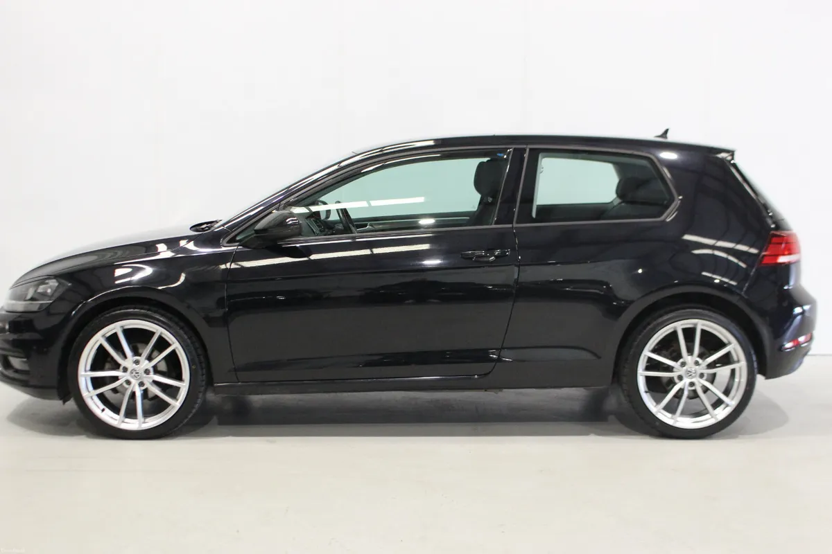 Volkswagen Golf 2018 R Line Styling - Image 4