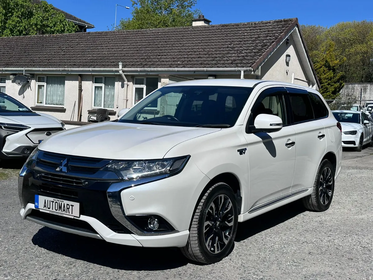 Mitsubishi Outlander 2017 Plug In Hybrid - Image 3