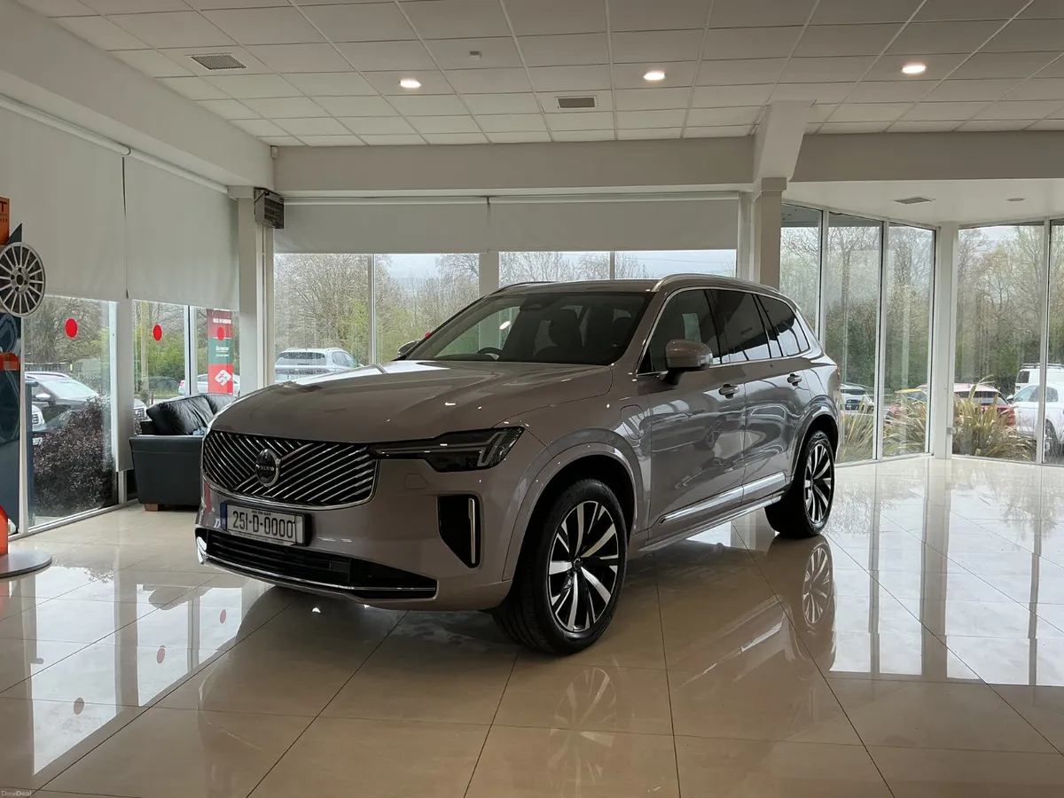 2025 VOLVO XC90 CORE T8 PHEV AWD AUTO - Image 1