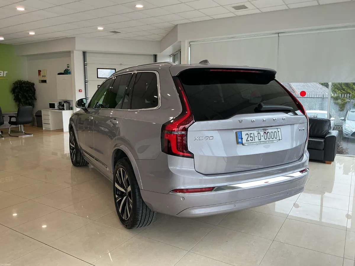 2025 VOLVO XC90 CORE T8 PHEV AWD AUTO - Image 3