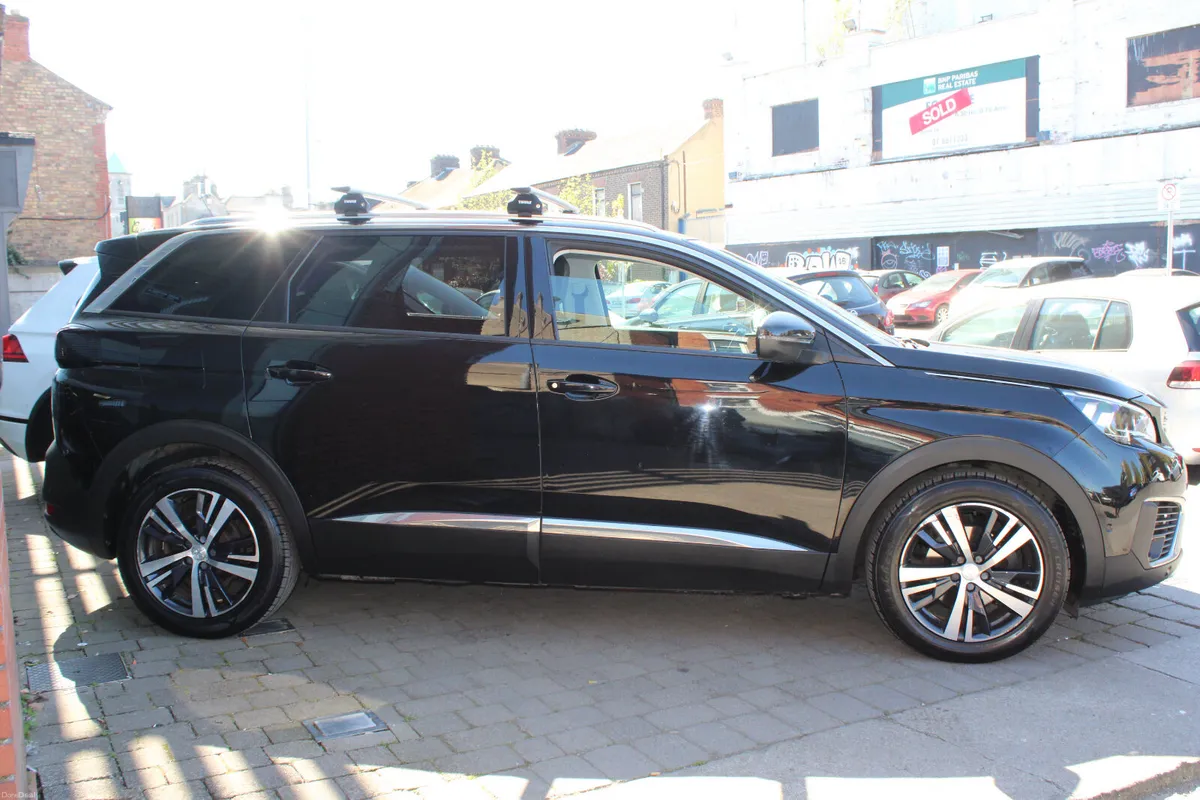 5008 -1.2L - PETROL - 7SEAT - 130BHP - 2028 NCT - Image 5