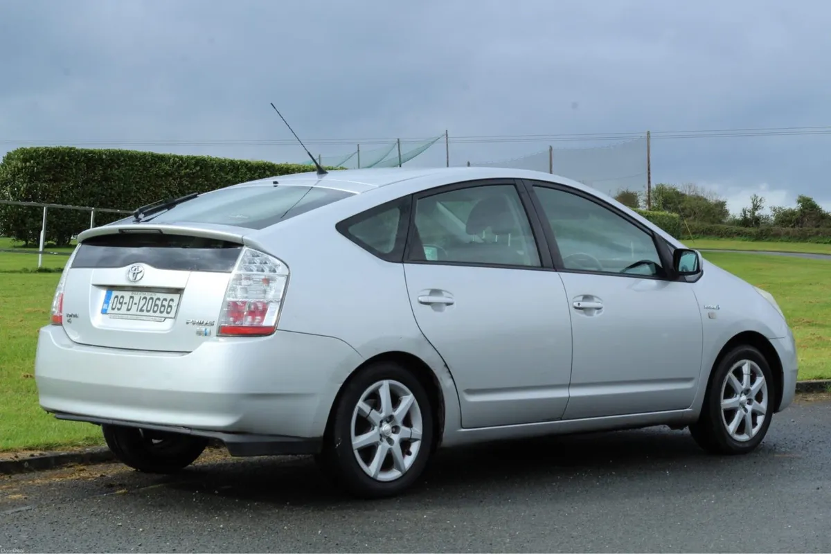 Toyota Prius - Image 2