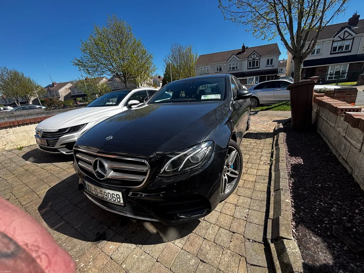 Mercedes e350 e hybrid premium amg - Image 4