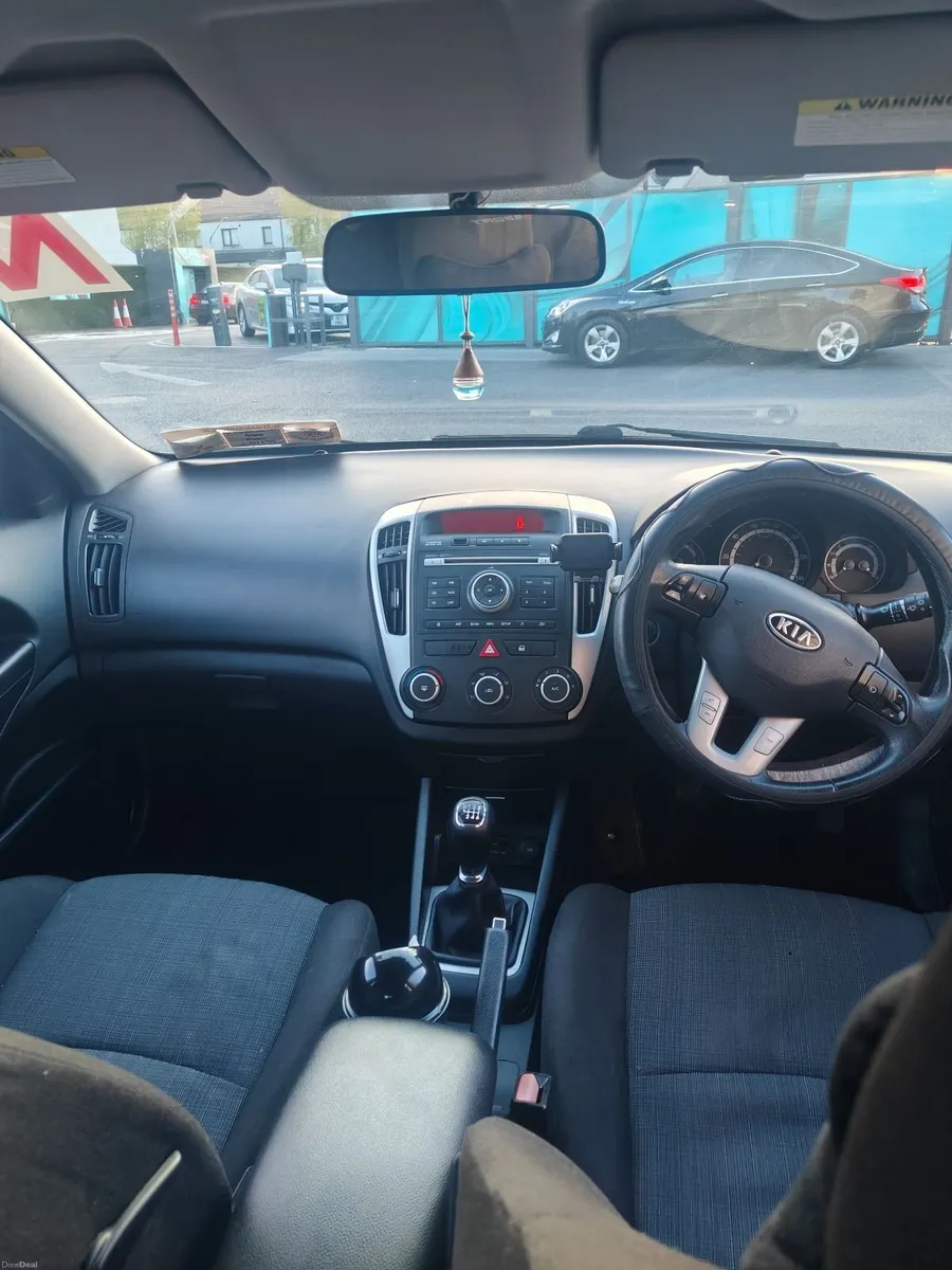 Kia Ceed 2010 - Image 4