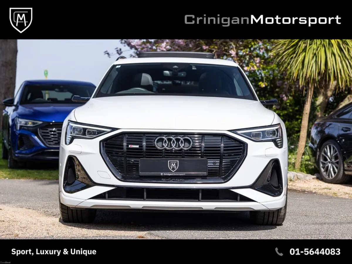 Audi e-tron 50 S-Line Black Edition - Image 4