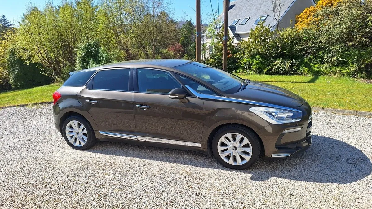 2013 Citreon DS5 Hatch - Image 1