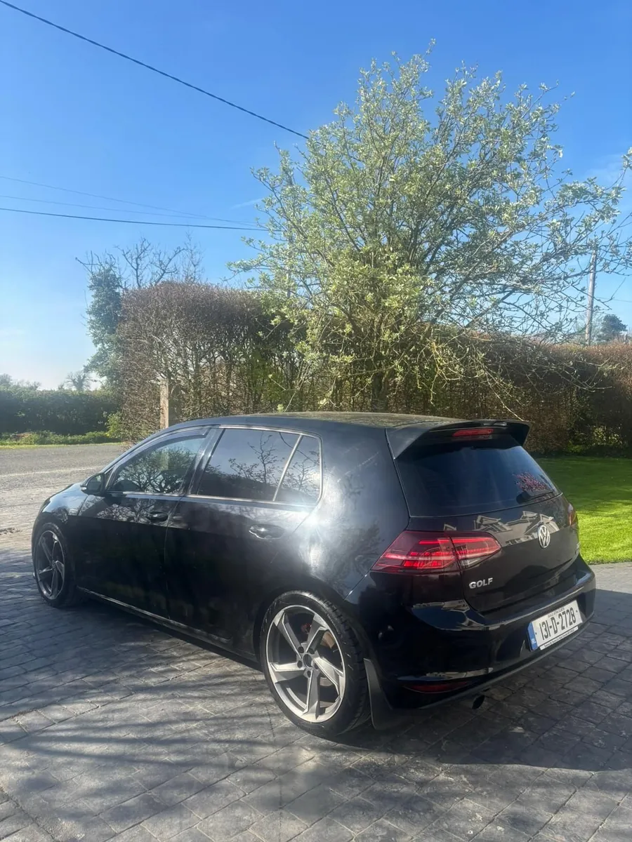 Volkswagen Golf 2013 - Image 1