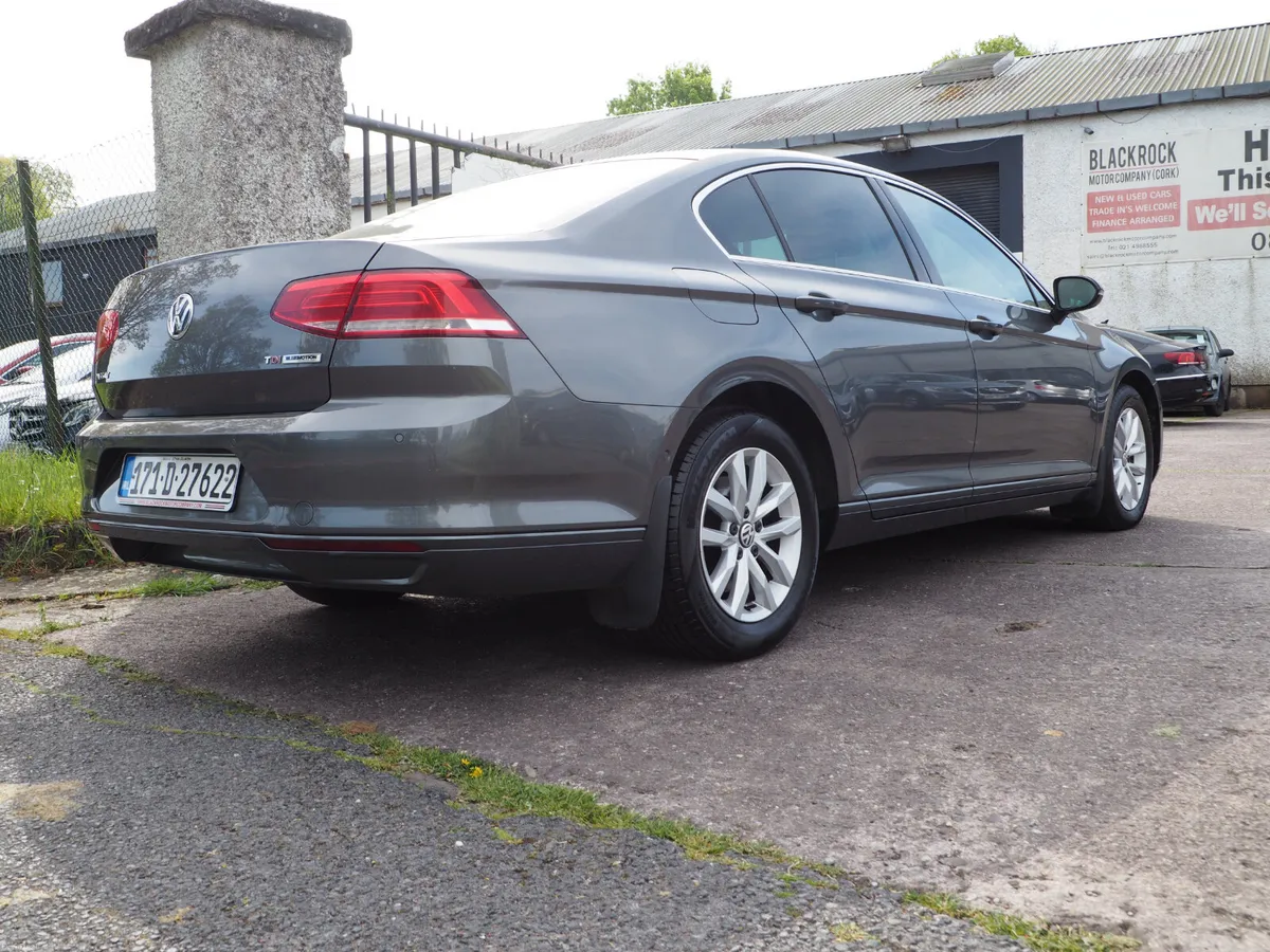 Volkswagen Passat 2017 - Image 3