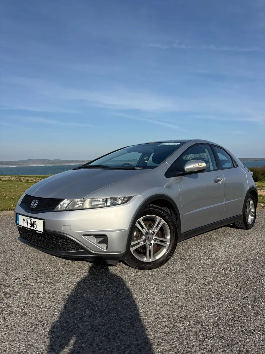 Honda Civic 2011 - Image 1