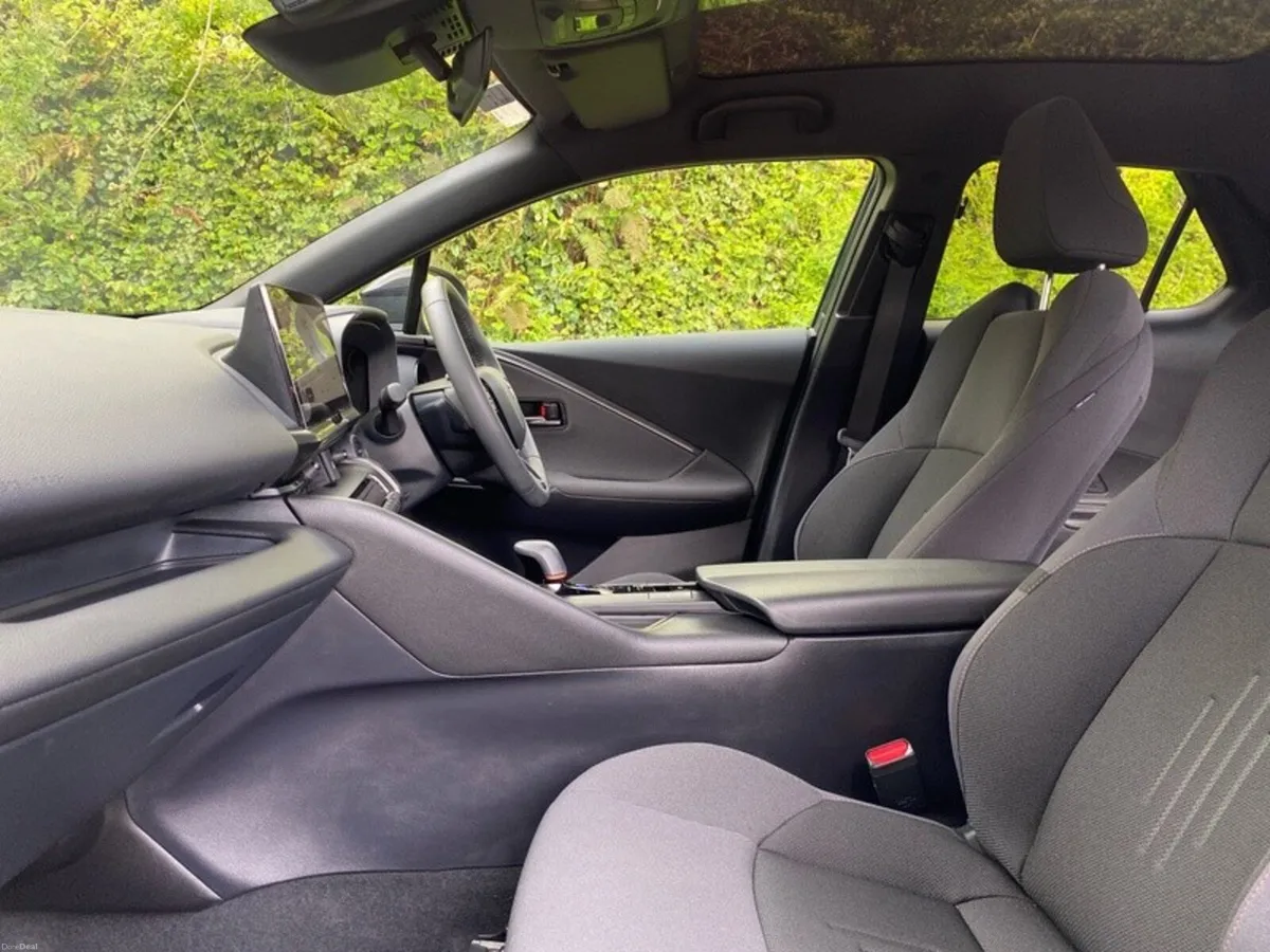 Toyota C-HR HYBRID SPORT+ - Image 6
