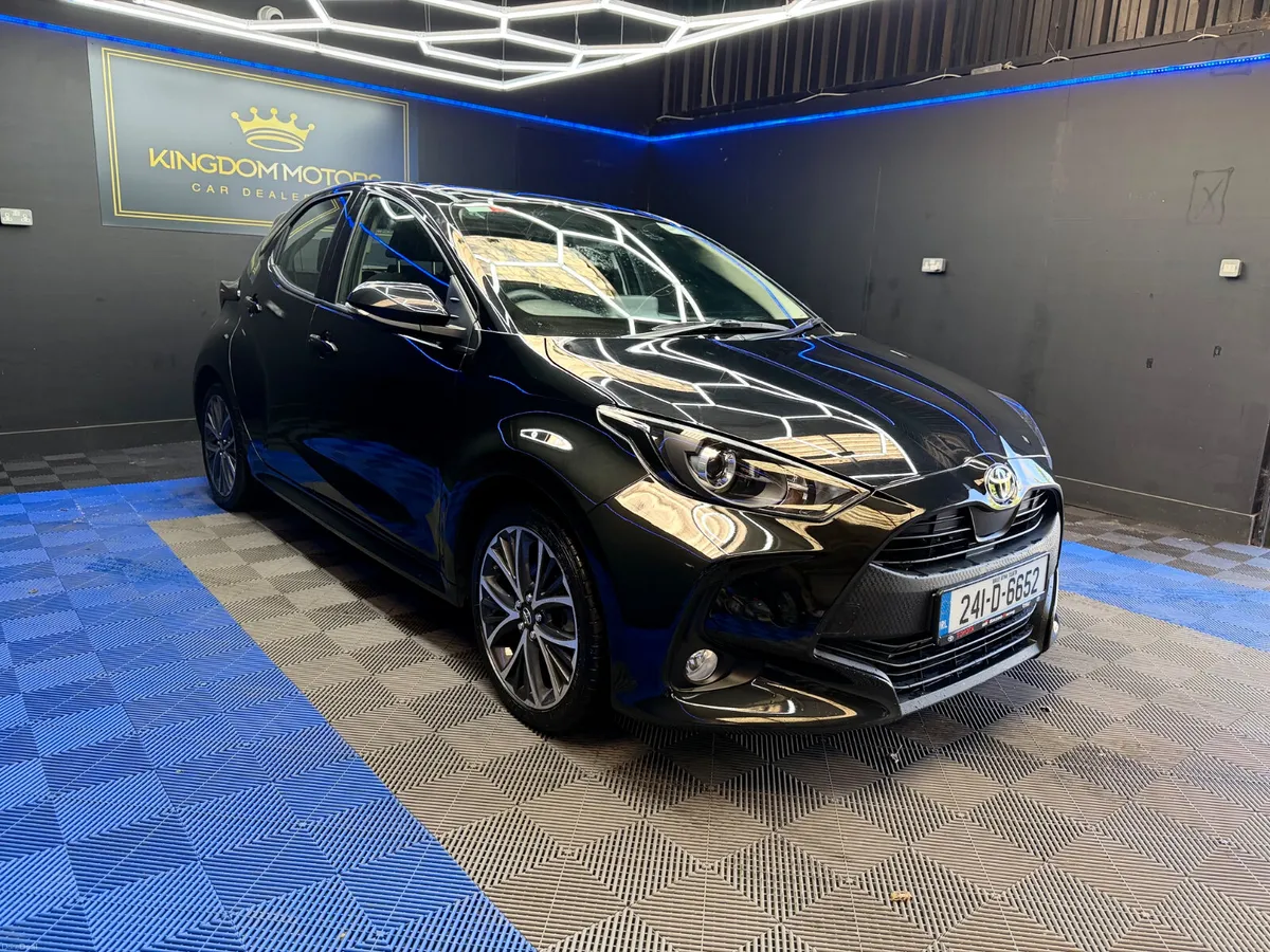 Toyota Yaris 1.5 petrol-hybrid,Automatic - Image 2