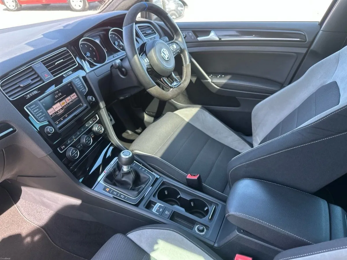 Volkswagen Golf R 2.0TSI 300HP 4MOTION MANUAL - Image 2