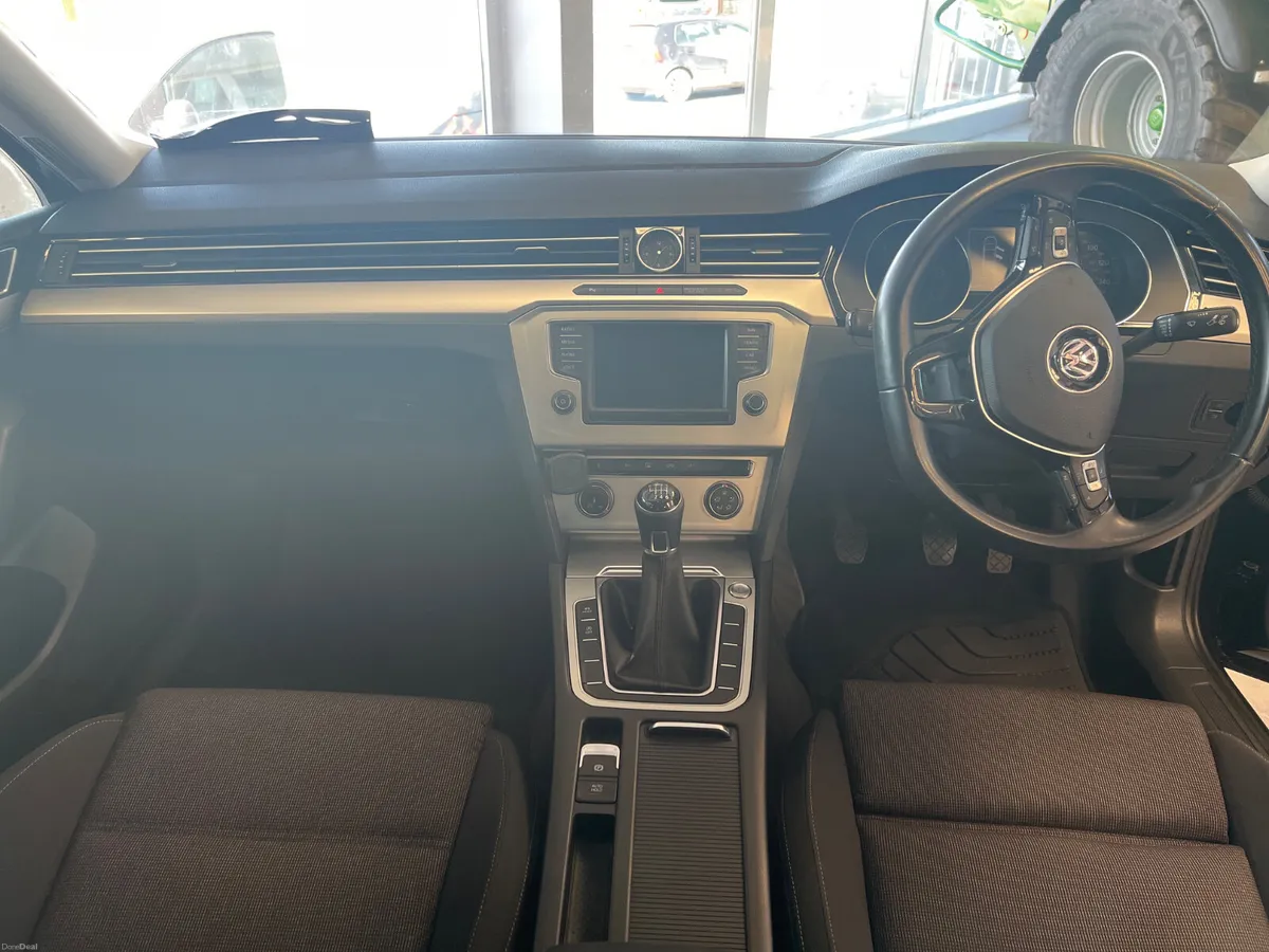 Volkswagen Passat 2015 - Image 6
