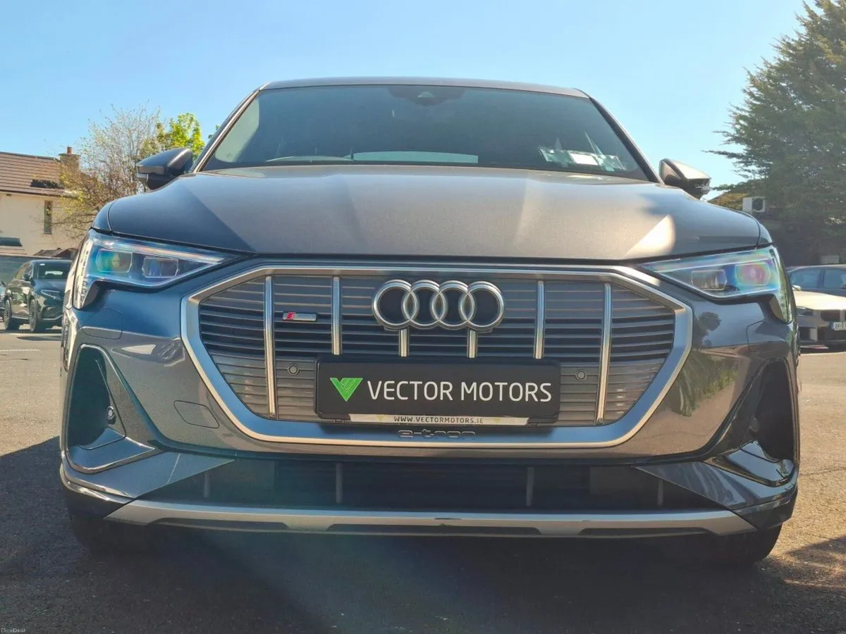 Audi e-tron 55 S-LINE SPORTBACK COUPE - Image 3