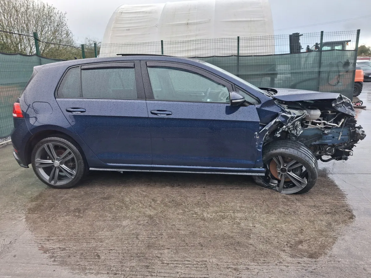 182 VW Golf R-Line 2.0 Tdi Automatic - Image 2