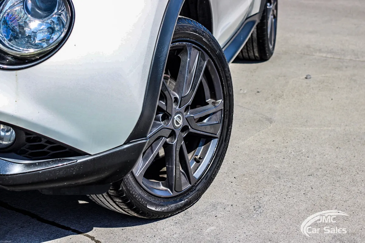 2016 NISSAN JUKE SV - Image 2