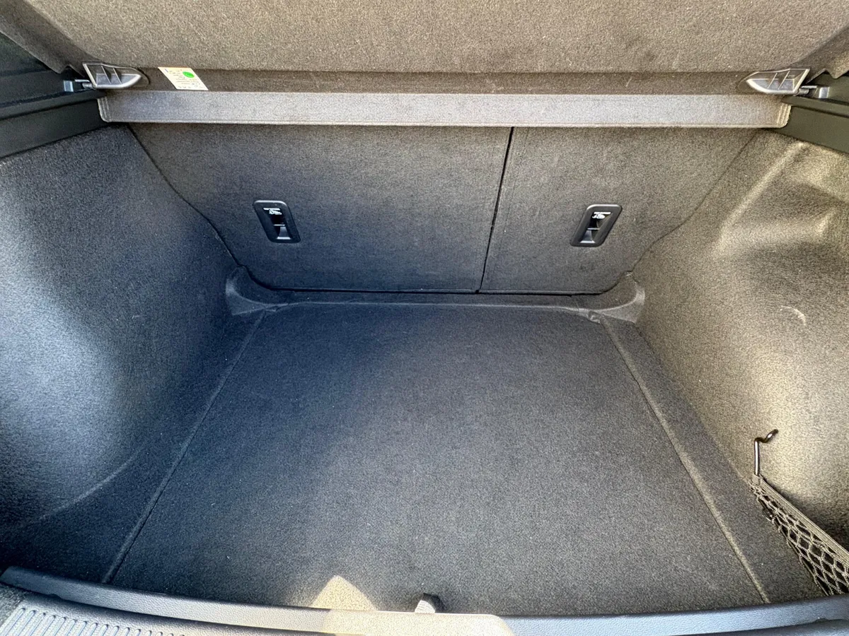 MG MG4 2024 - Image 3