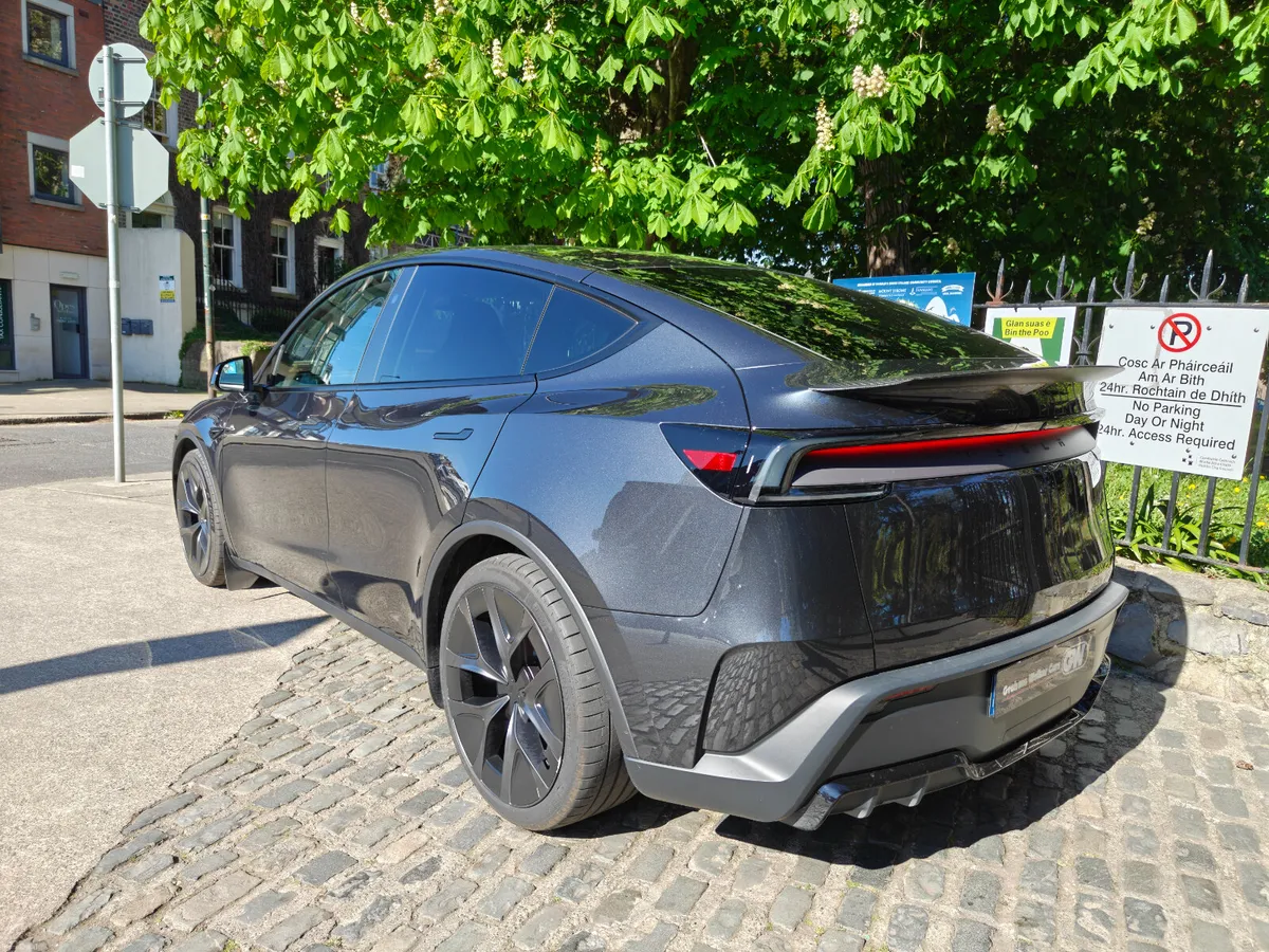 2026 (261) Tesla Model Y Performance AWD - Image 2