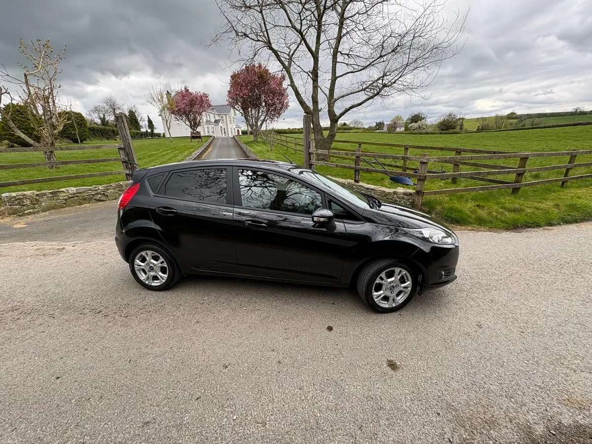 Ford Fiesta 1.0 ZETEC *LIKE NEW/CHEAP* - Image 2