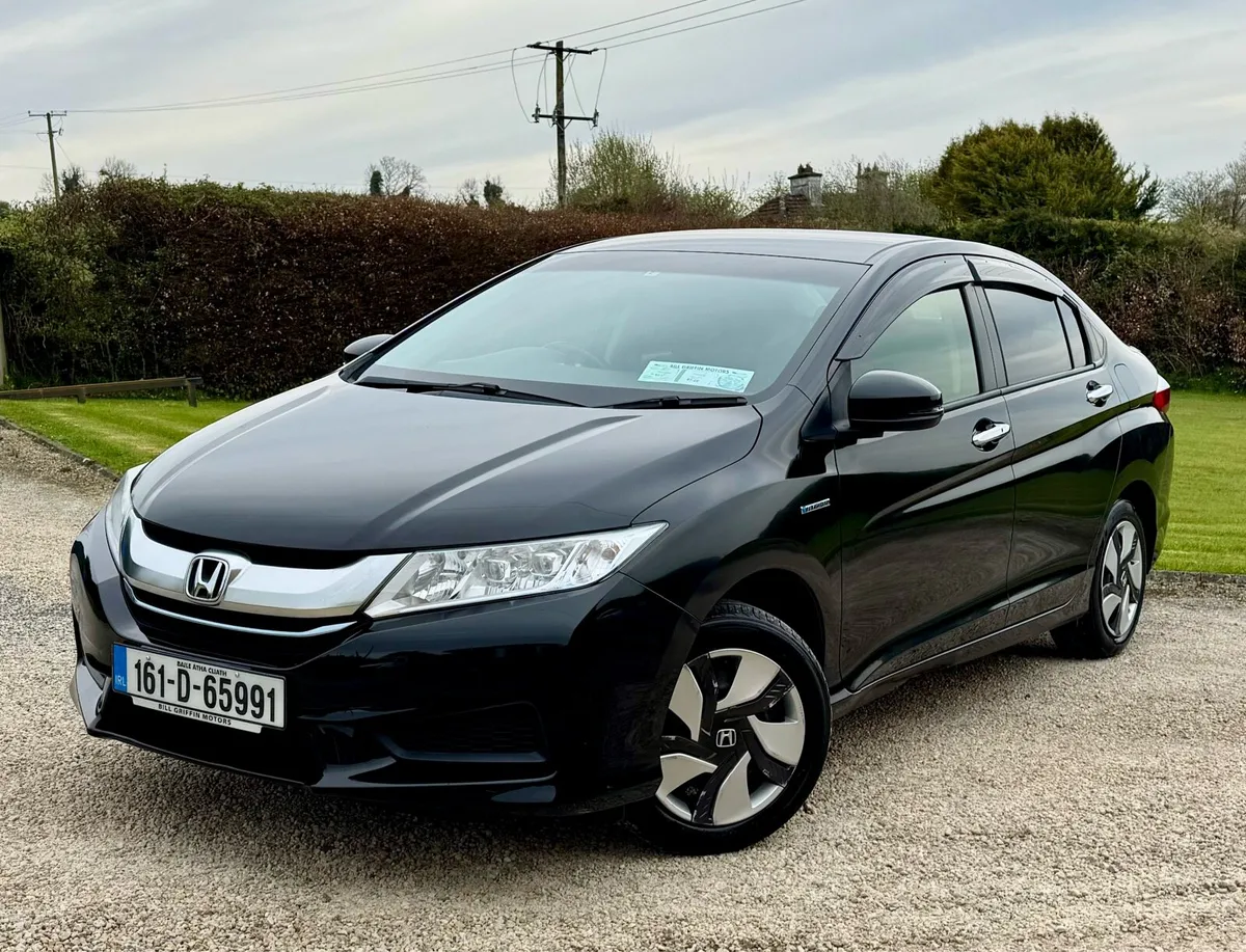 ✅ €8995 - 2016 Honda Grace Automatic Hybrid - Image 1