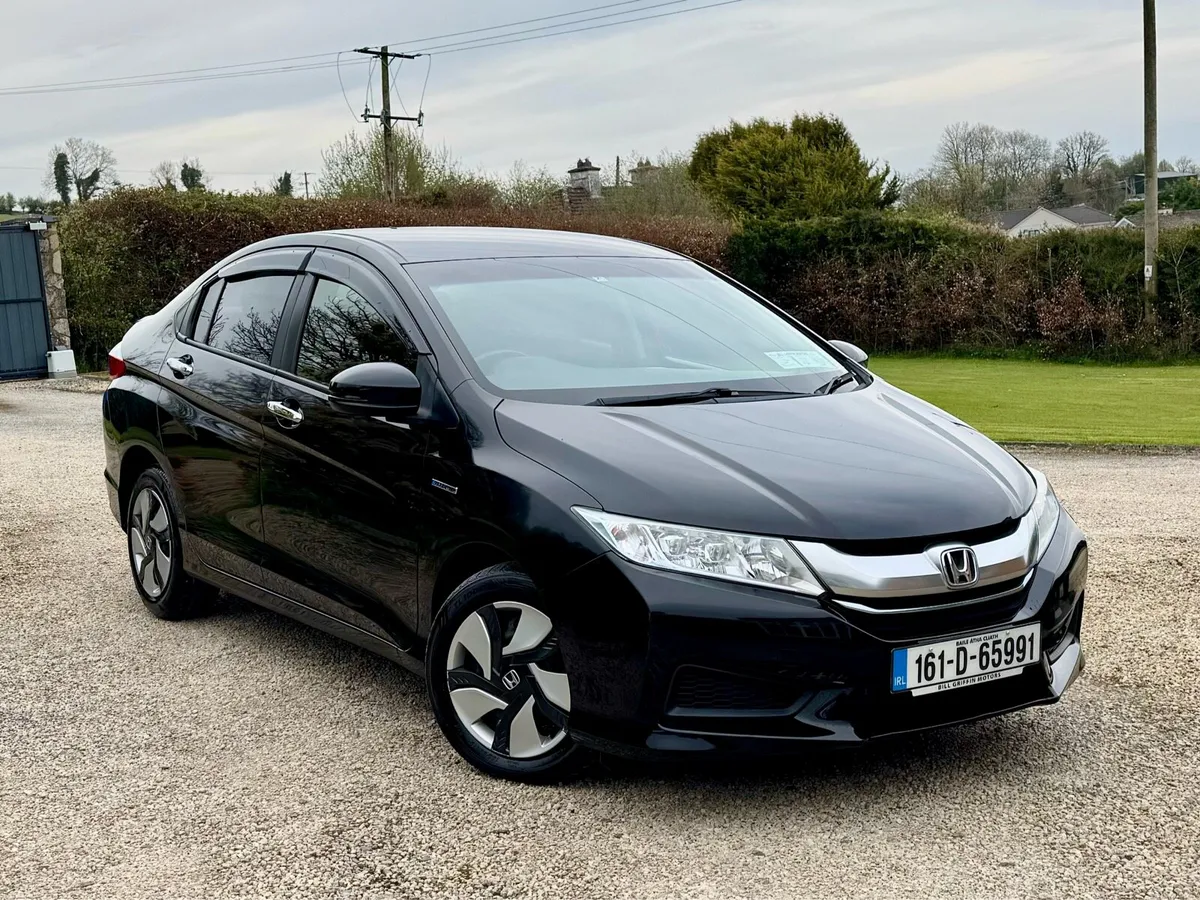 ✅ €8995 - 2016 Honda Grace Automatic Hybrid - Image 3