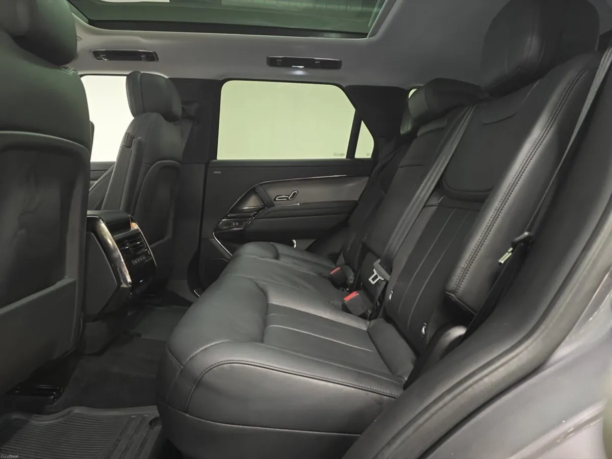 Land Rover Range Rover Sport Diesel Estate SE - Image 4