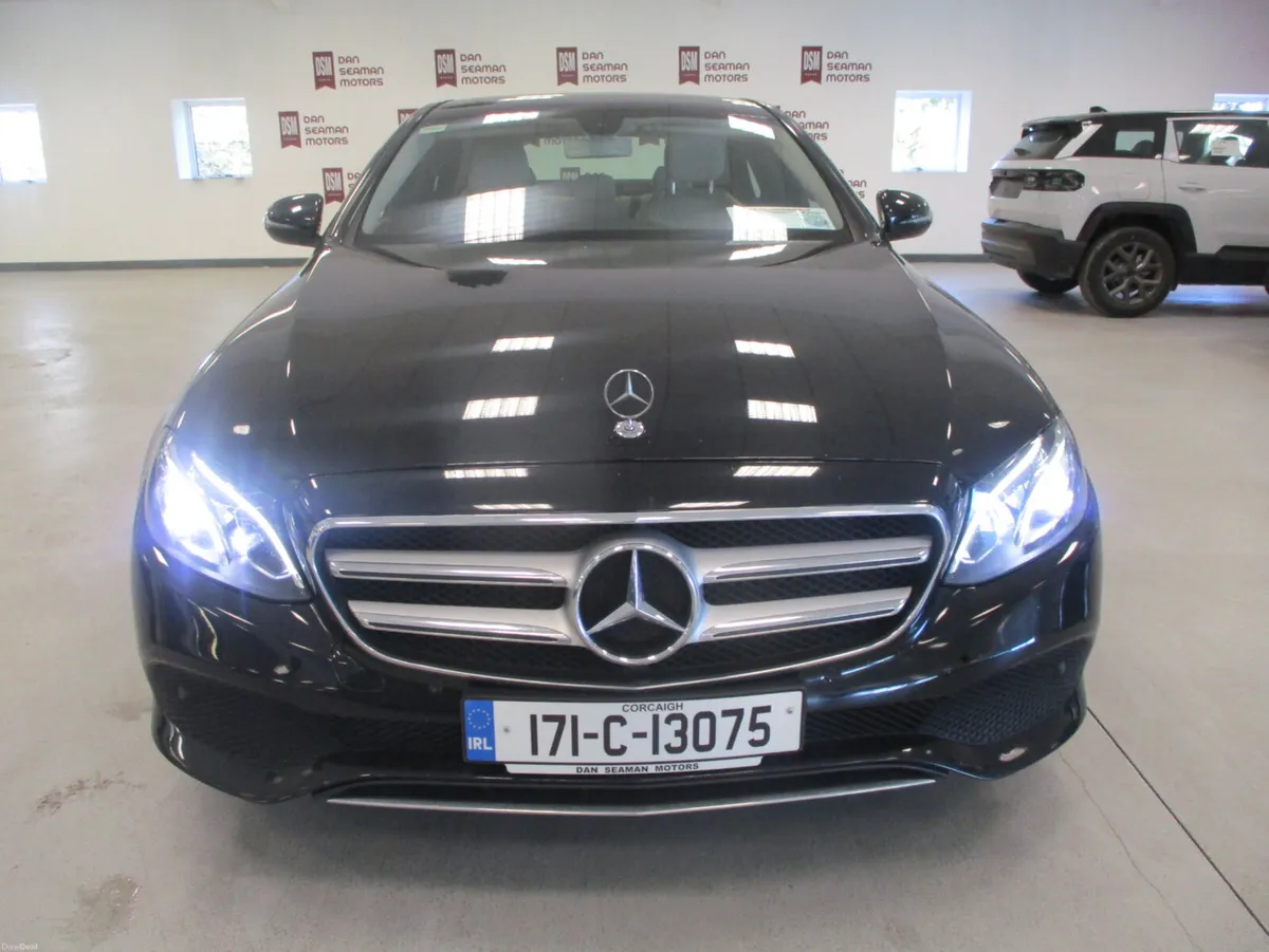Mercedes-Benz E-Class E200 AVANTGARDE 2017 - Image 4