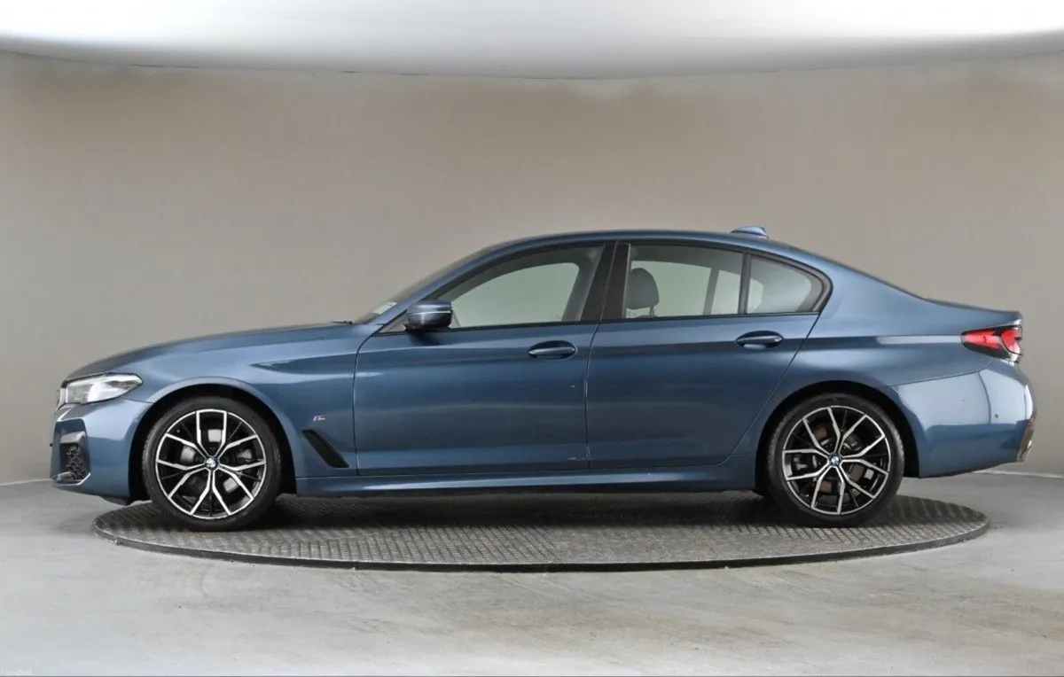 BMW 5-Series 520D M SPORT PRO**BLACK LEATHER**FULL - Image 5