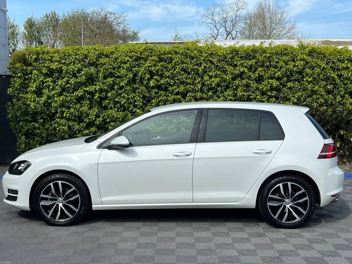 Volkswagen Golf HIGHLINE 1.4 TSI // VERY LOW MILEA - Image 3